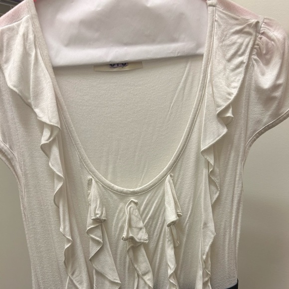 White and black dress with ruffles on chest - Picture 3 of 3